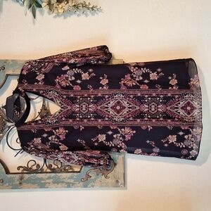 Paisley Dress W/Choker Collar, V-neck fully Slip lined. Size XS